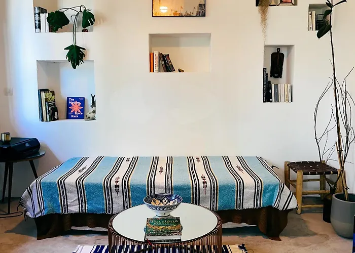 Folk Bed & Breakfast *